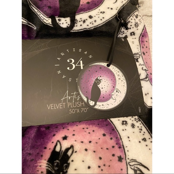 Luna Black Cat Crescent Moon Plush Throw Blanket - Picture 2 of 3